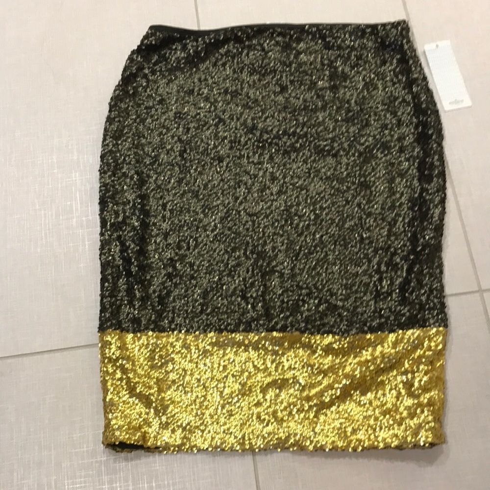 DownEast stretch pine and gold sequin skirt NWT, M